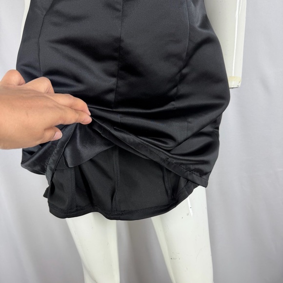 Lulu’s Perfectly Exquisite Black Satin Strapless Bodycon Mini Dress Size Medium - Picture 7 of 15